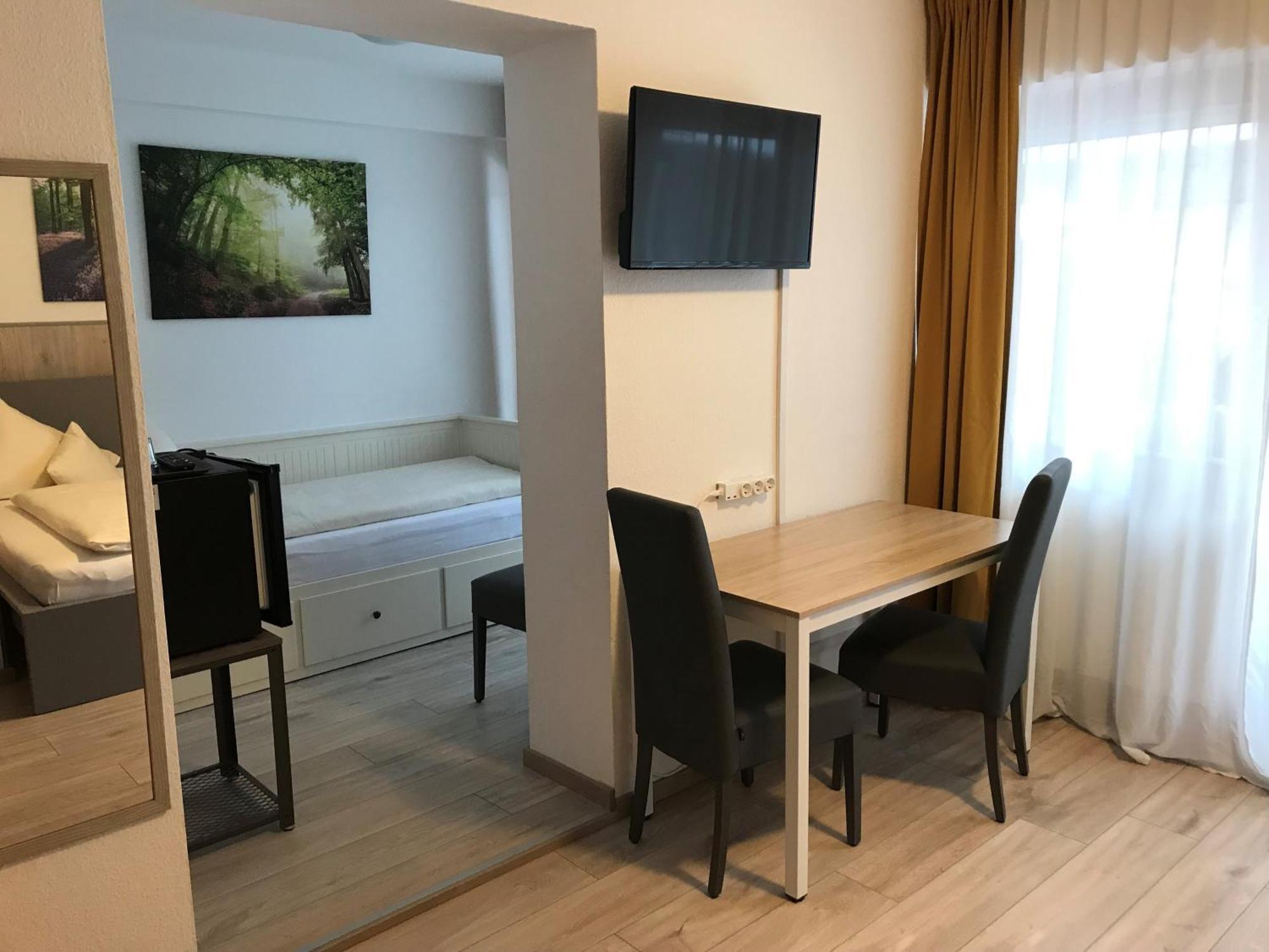 Abendruhe Hotel - Kontaktloser Check In Oberhaching Bagian luar foto
